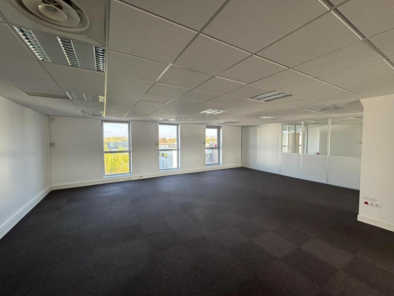 Bureau Villeneuve-d'Ascq 1294m² Location bureau Villeneuve-d'Ascq Nord OLBUR2318678 10